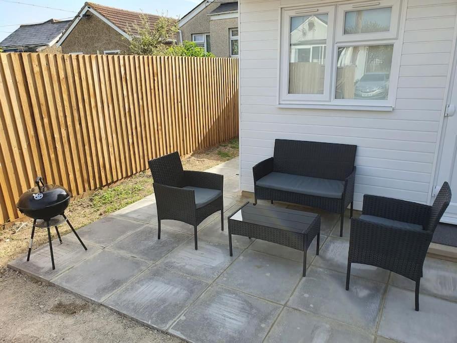 The Tiny Sea Gem Apartment Jaywick Sands Екстериор снимка