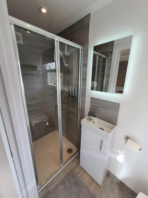 The Tiny Sea Gem Apartment Jaywick Sands Екстериор снимка